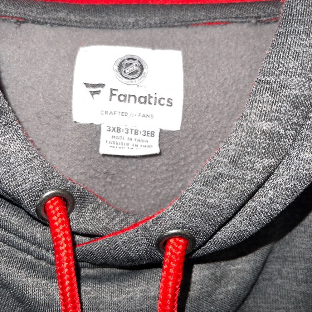 Fanatics brand NHL, New Jersey Devils used hoodie. - Picture 3 of 5